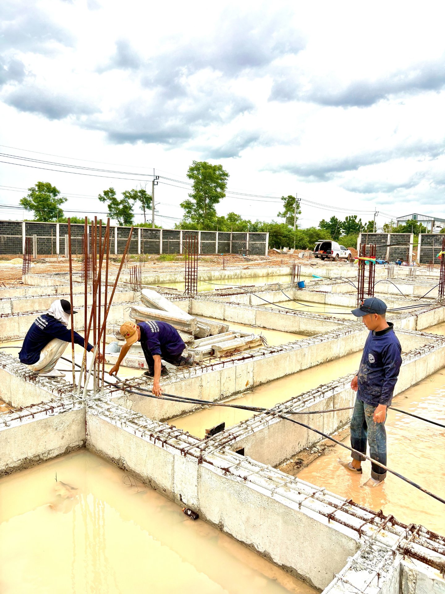 วางท่อป้องกันปลวกบ้านสร้างใหม่